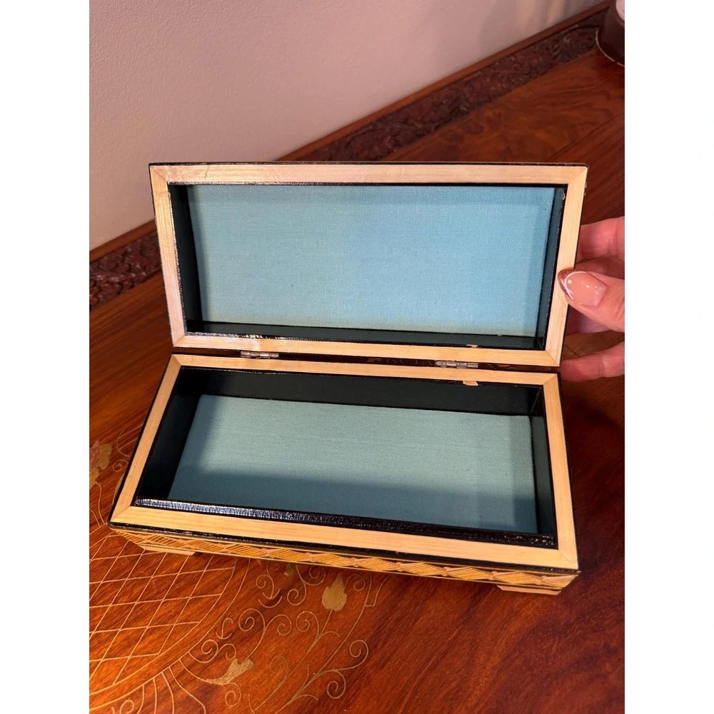 Vintage Russian Straw Marquetry Box‎